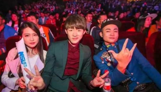 谁说电竞是玩物丧志? 95后电竞少年的“