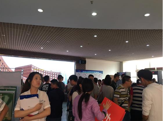 山东高招会超给力 安博国际学院为考生