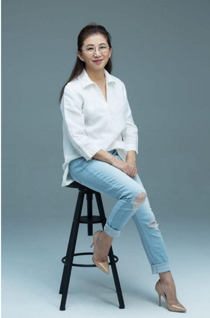 女导演李妮的艺术人生路：从《领养》
