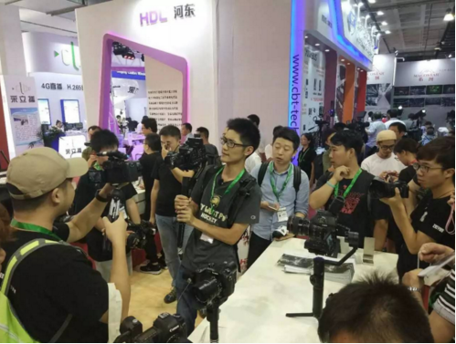 智云新品出炉 可以跟焦的稳定器云鹤