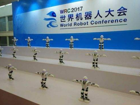 翡翠教育集团立足人工智能领航IT职业教