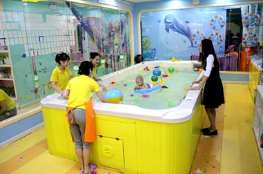 西安90后辣妈闯荡水育市场 加盟鱼乐贝