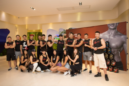 “肌肉赢家”齐聚透明工厂 “GymMax健乐